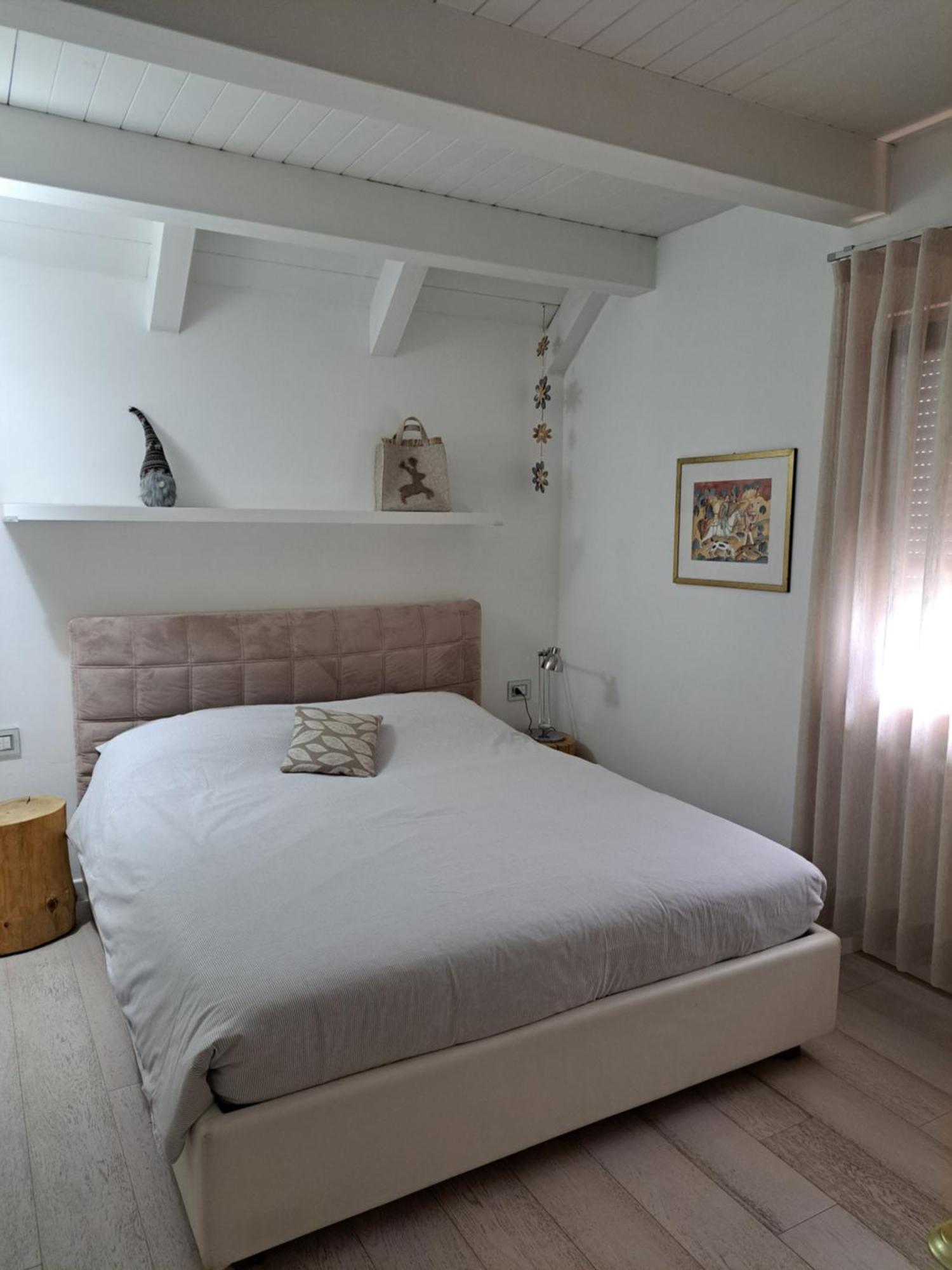 Home White Laives Exteriör bild